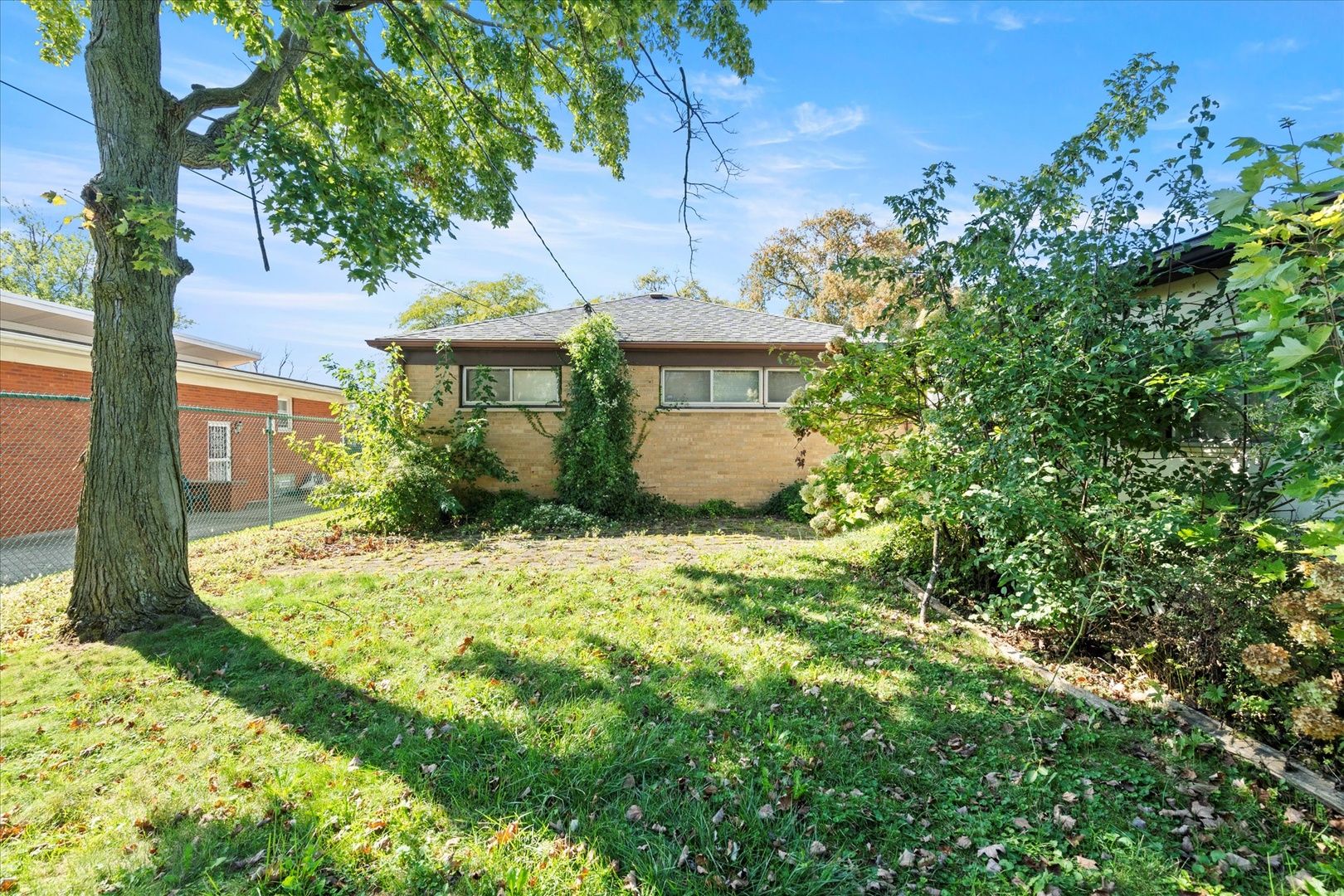 Property - Thumbnail 14