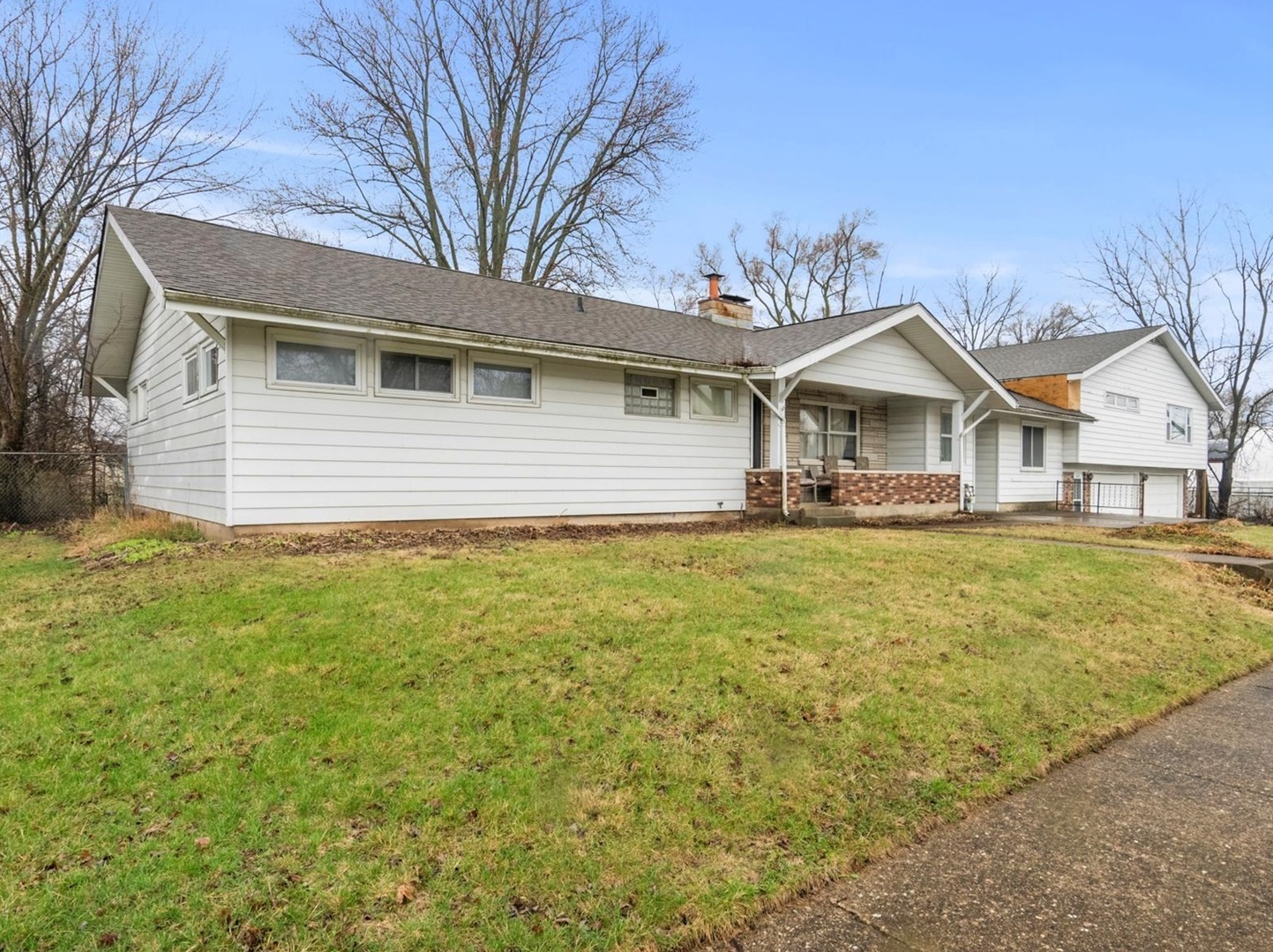 Property - Thumbnail 2