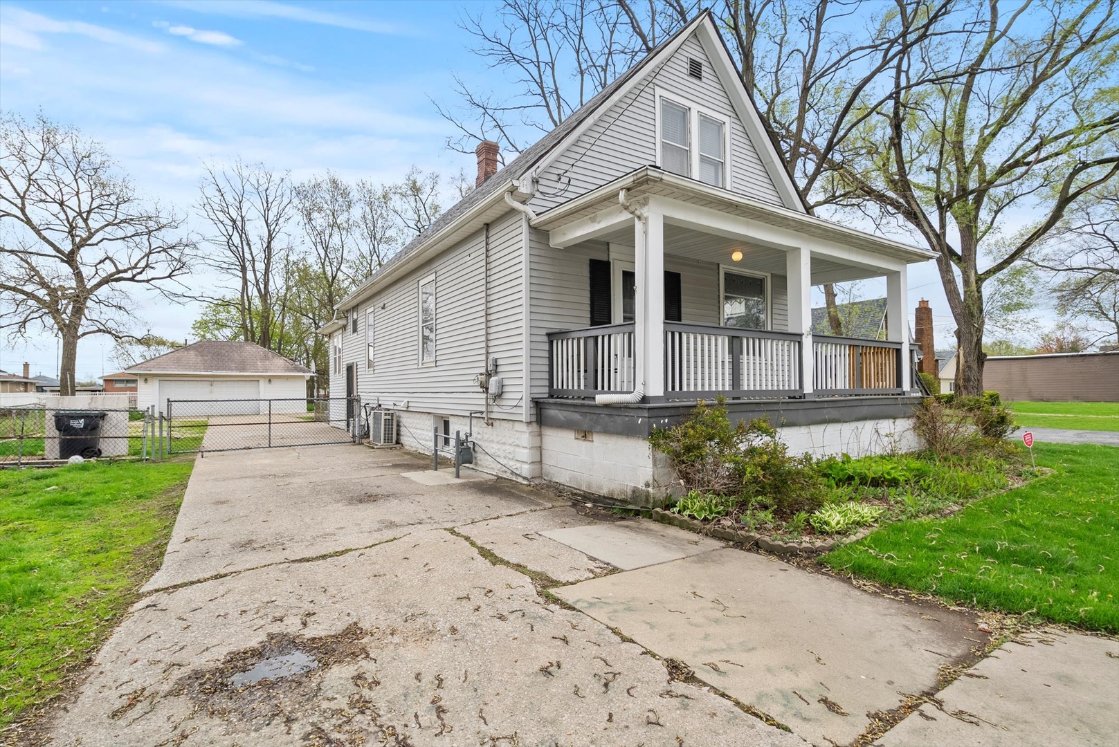 Property - Thumbnail 2
