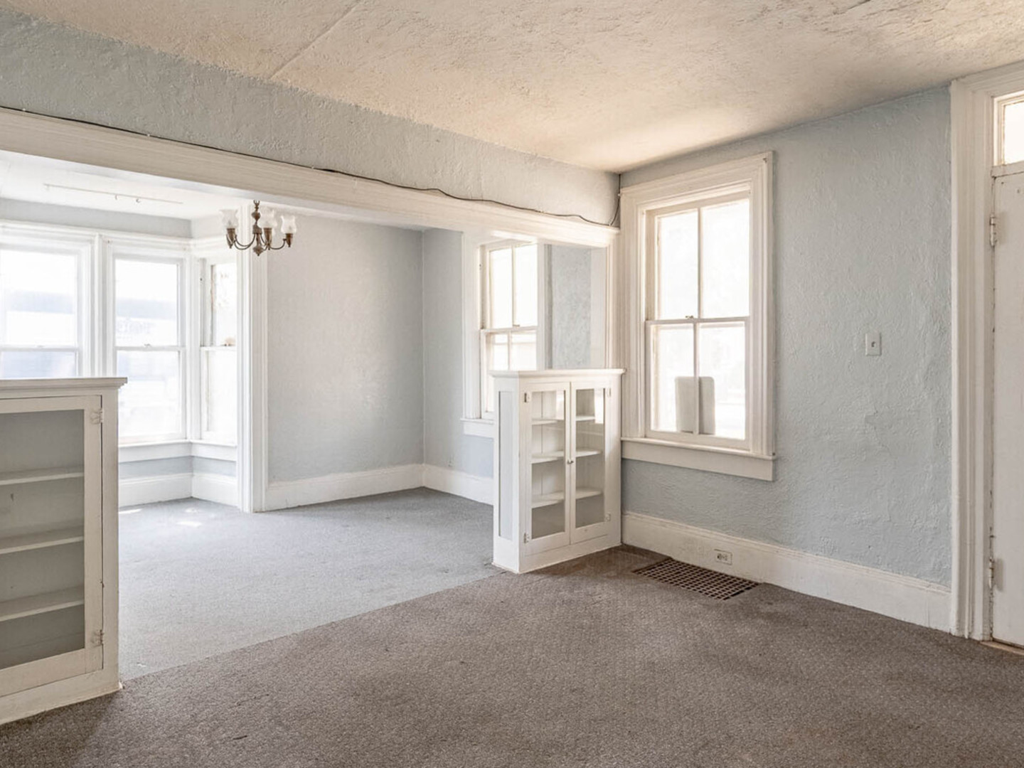 Property - Thumbnail 3