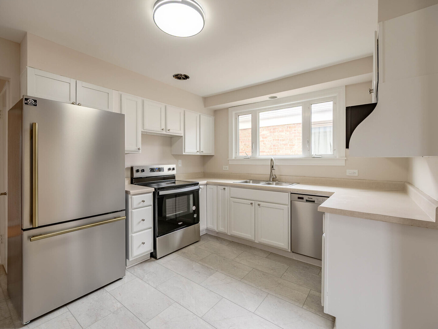 Property - Thumbnail 3