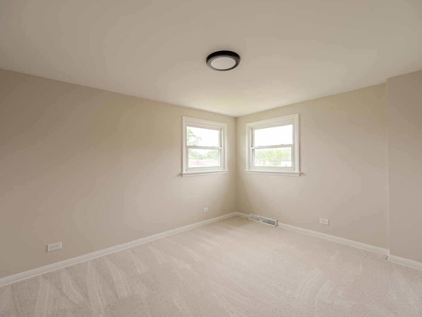 Property - Thumbnail 8