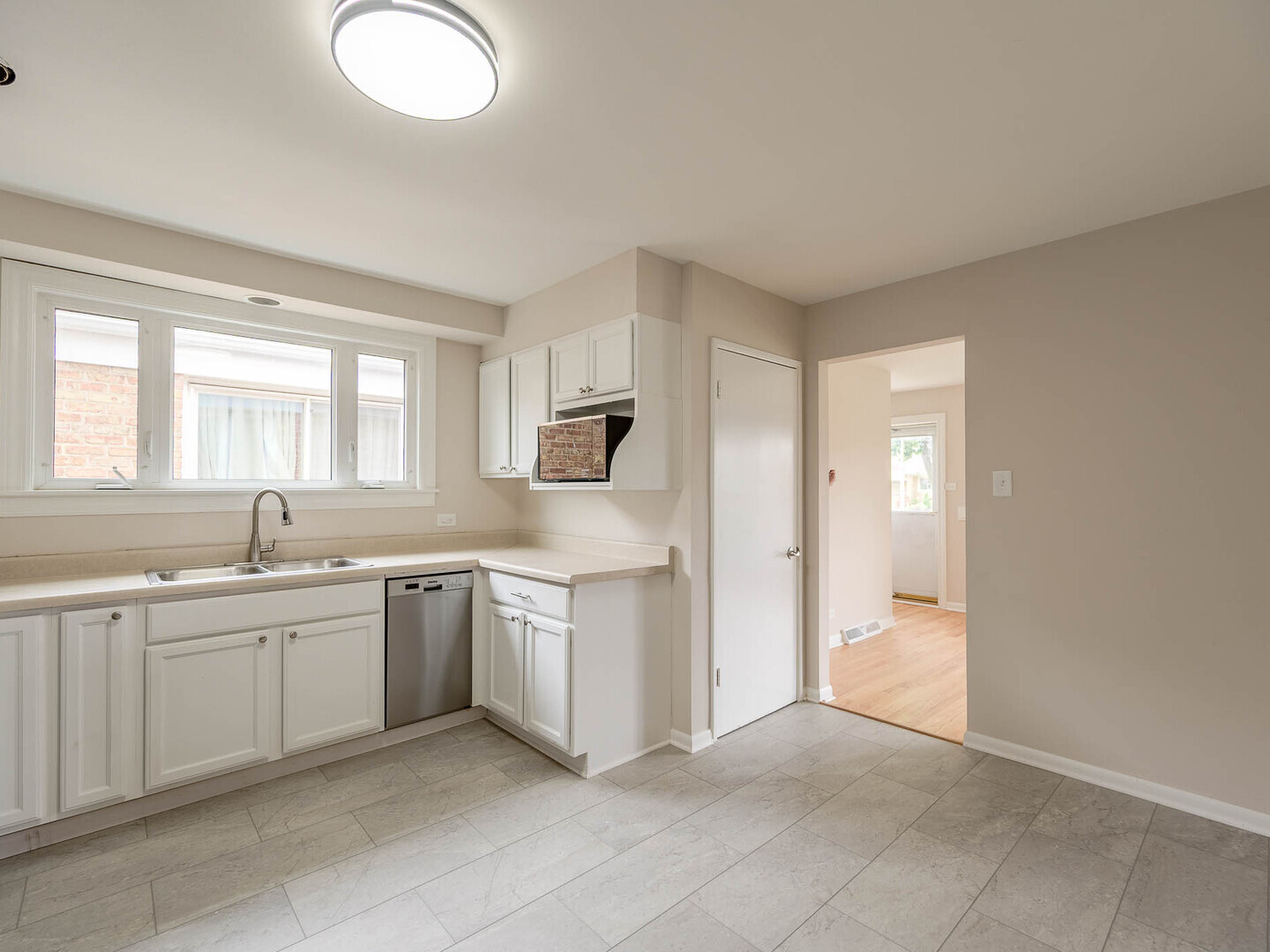 Property - Thumbnail 4