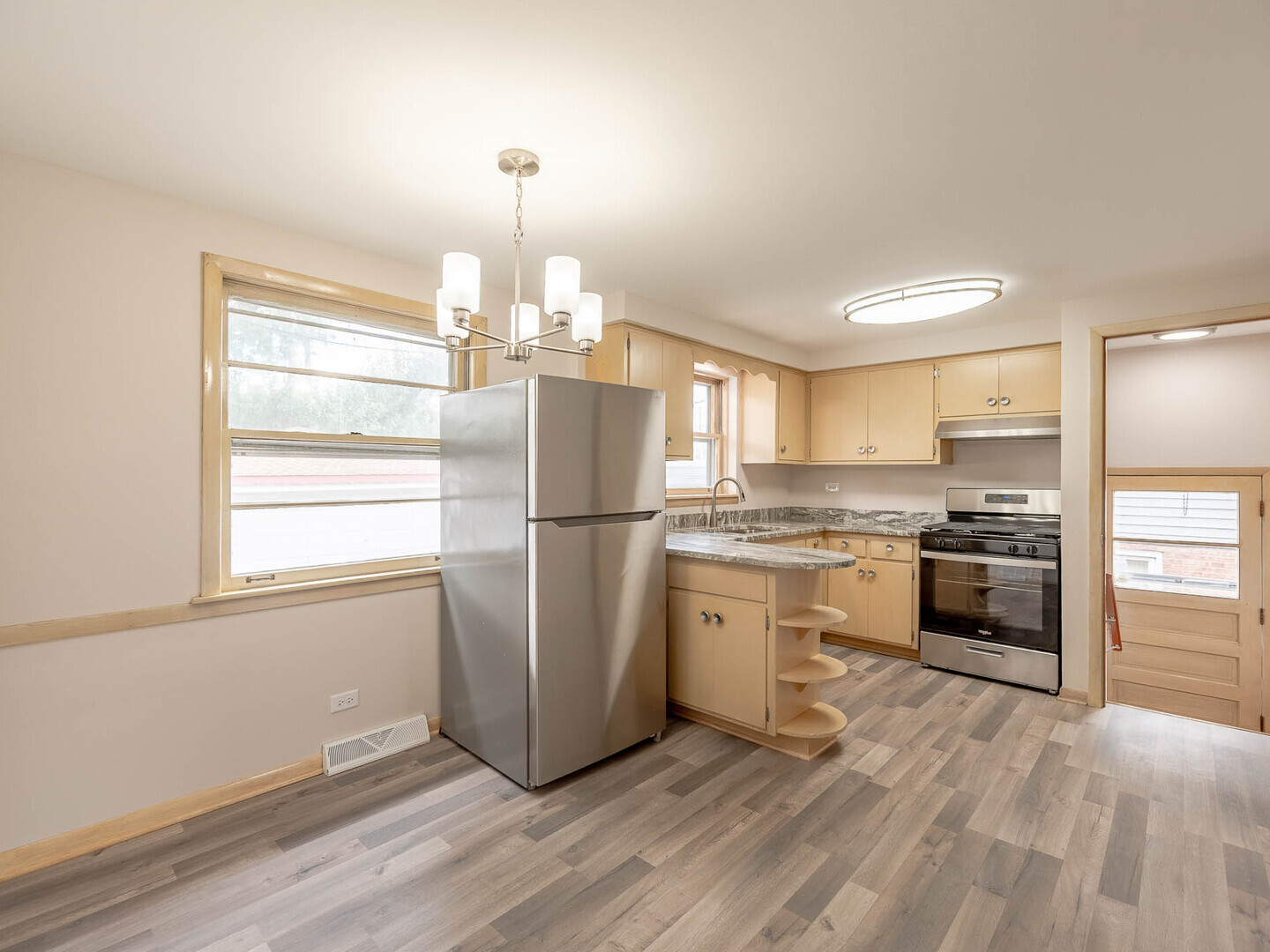 Property - Thumbnail 3