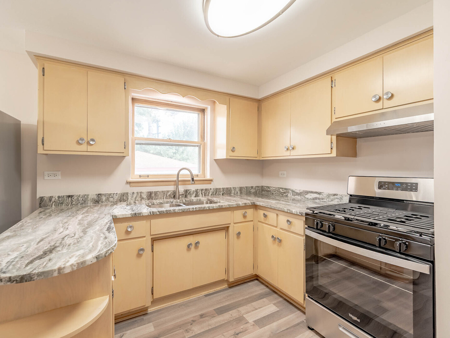 Property - Thumbnail 4