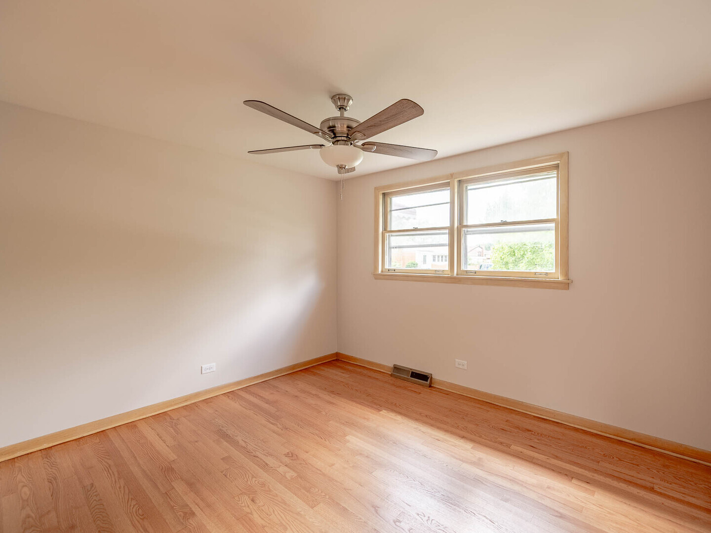 Property - Thumbnail 8