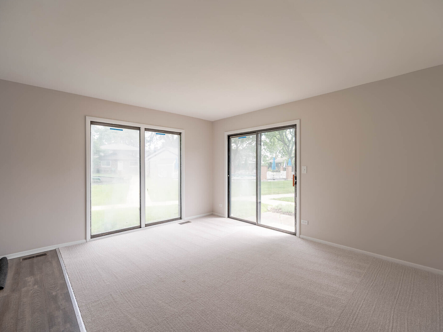 Property - Thumbnail 2