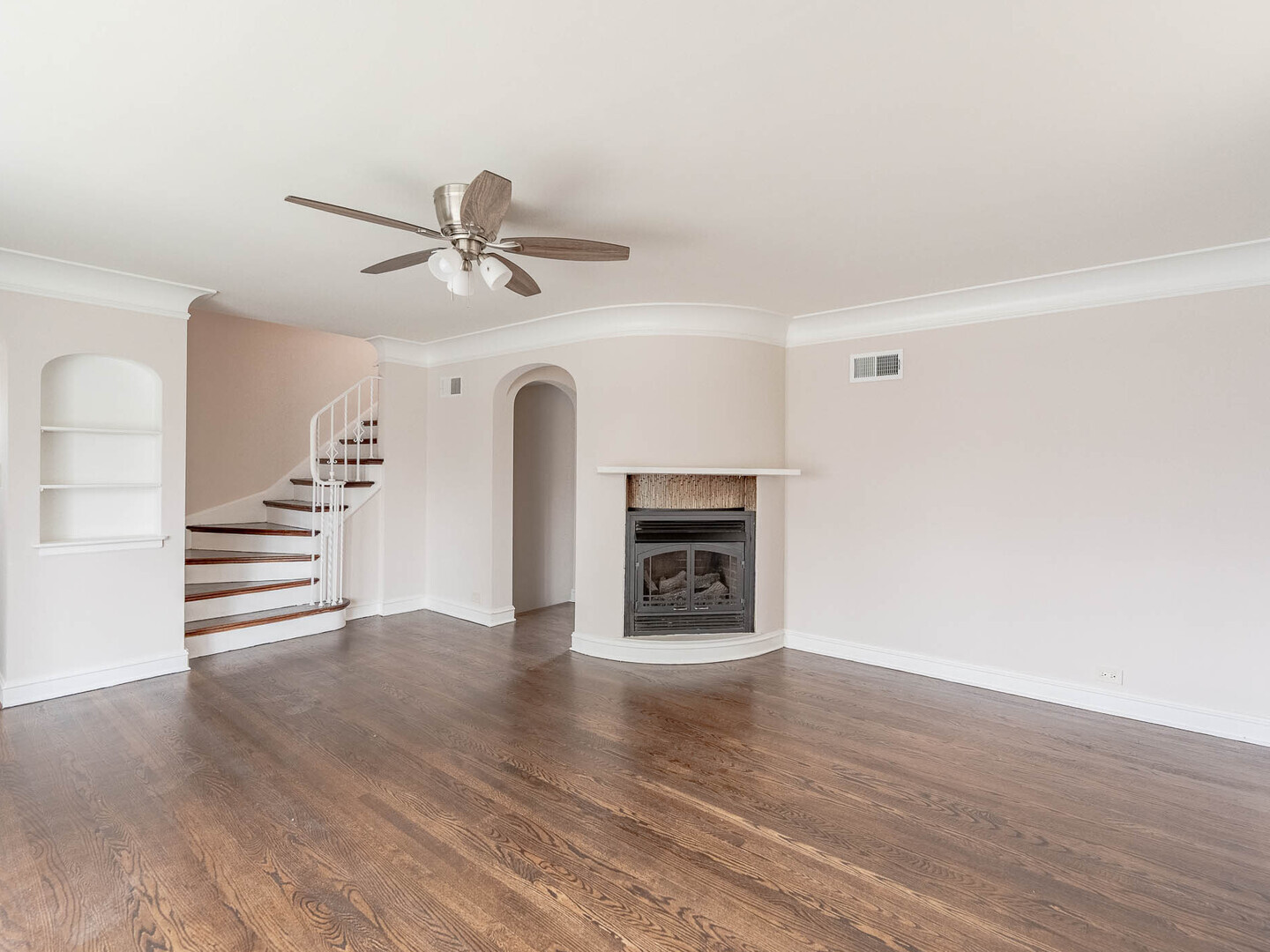 Property - Thumbnail 2