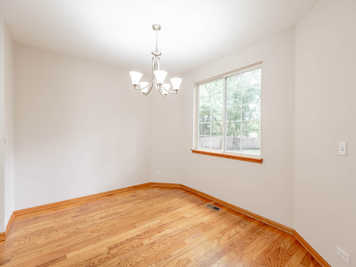 Property - Thumbnail 5