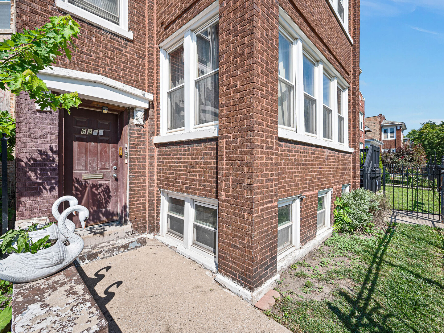 Property - Thumbnail 2