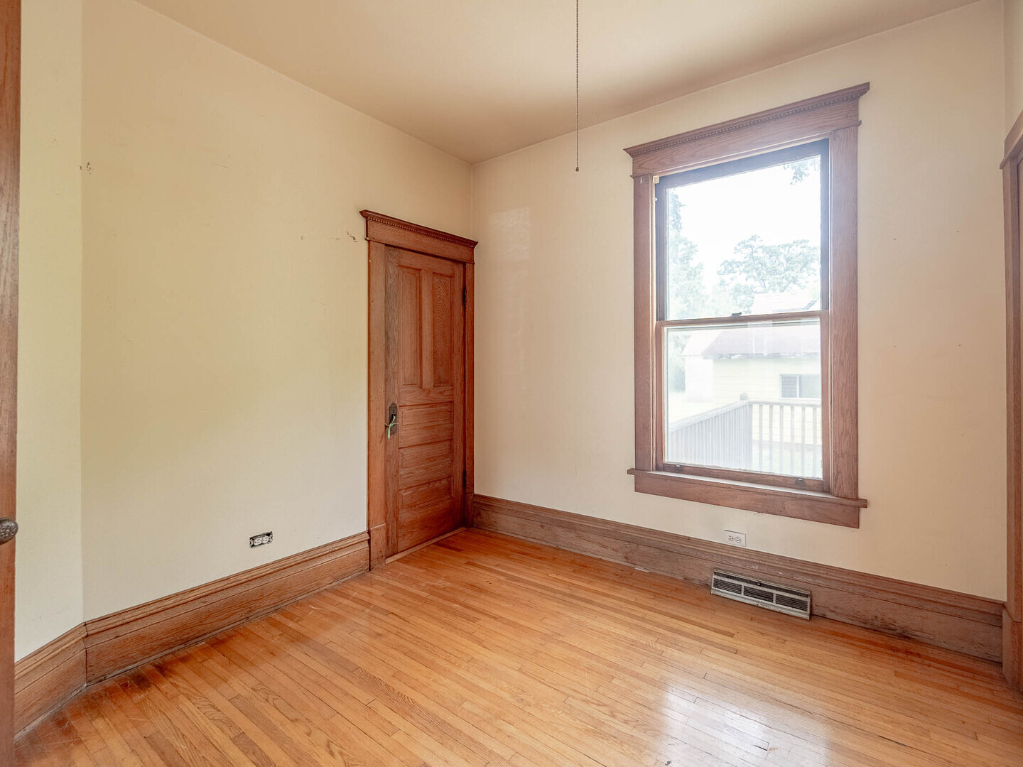 Property - Thumbnail 9