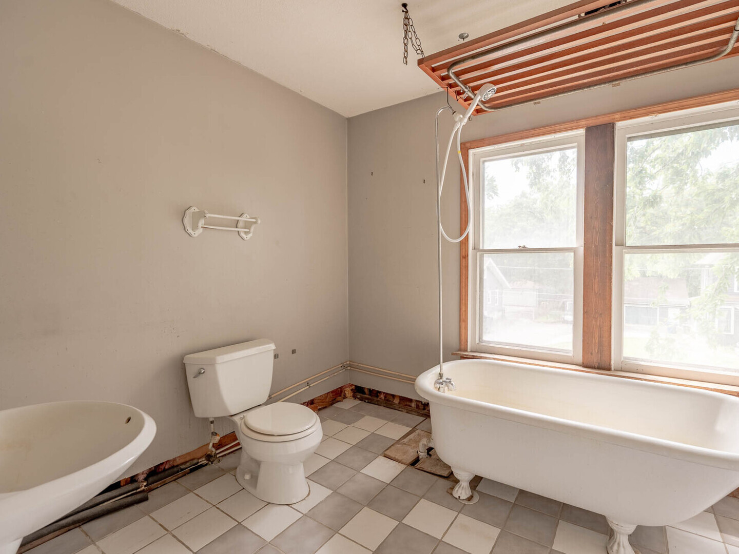 Property - Thumbnail 13