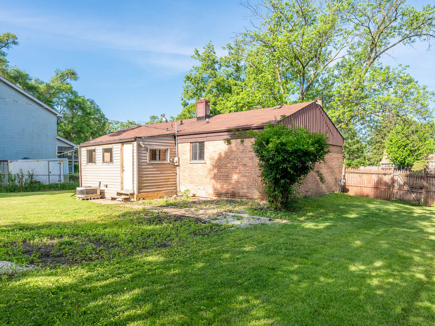 Property - Thumbnail 13