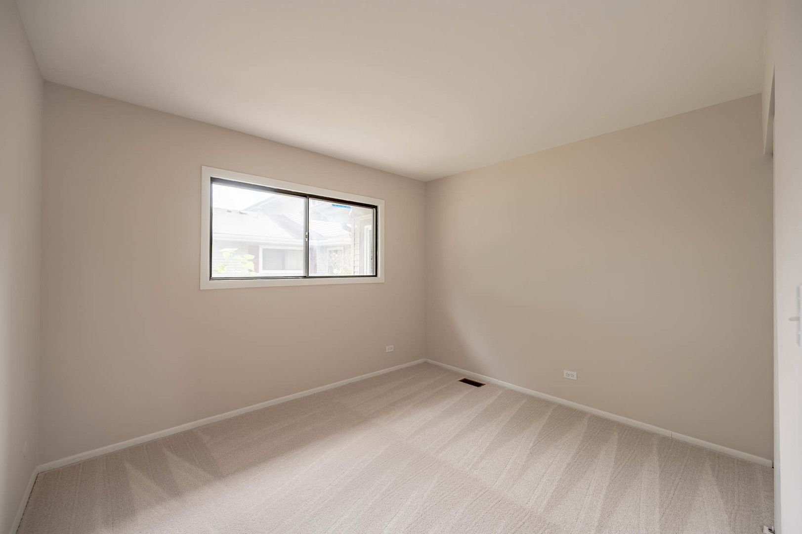 Property - Thumbnail 6