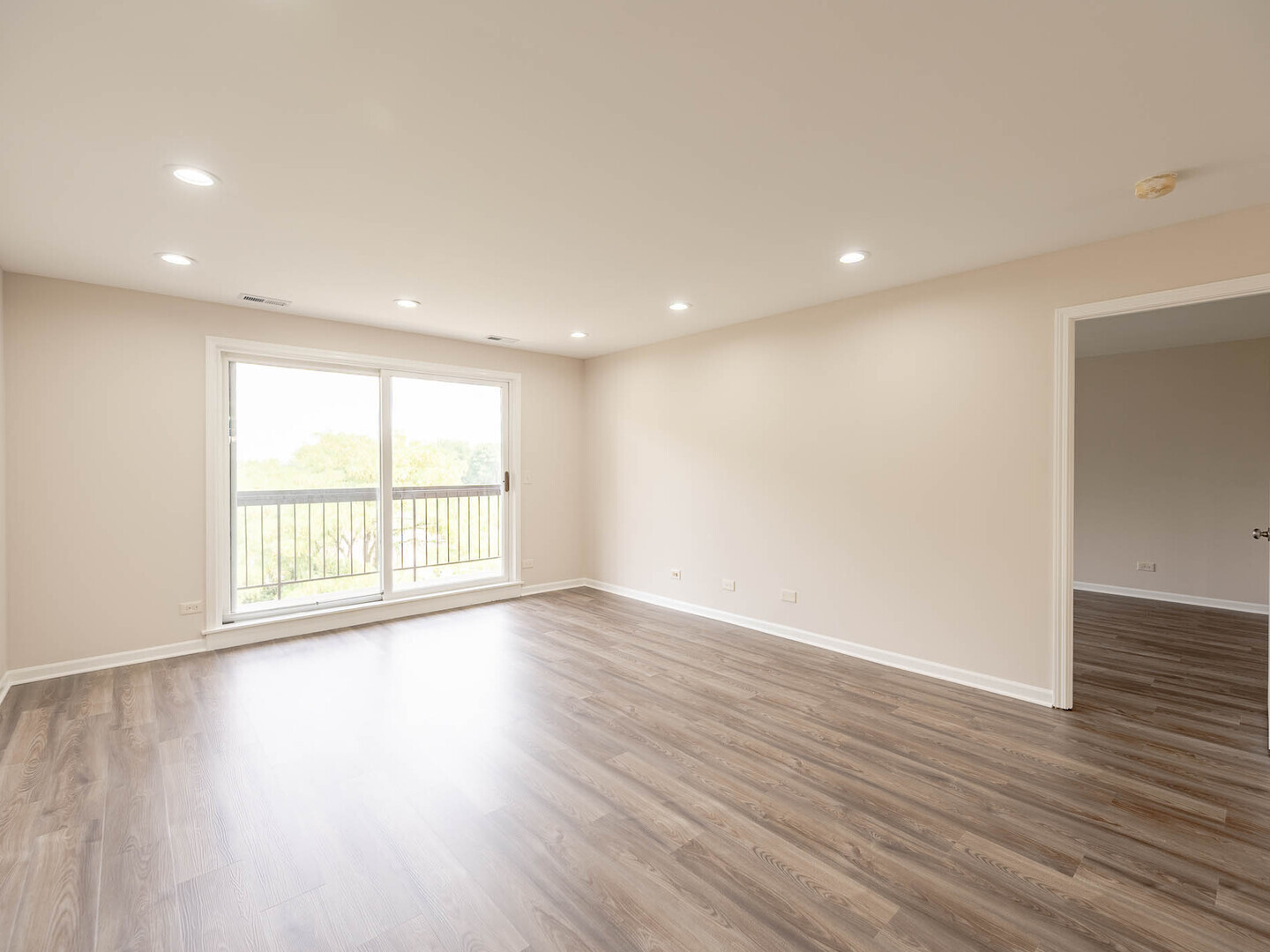 Property - Thumbnail 3
