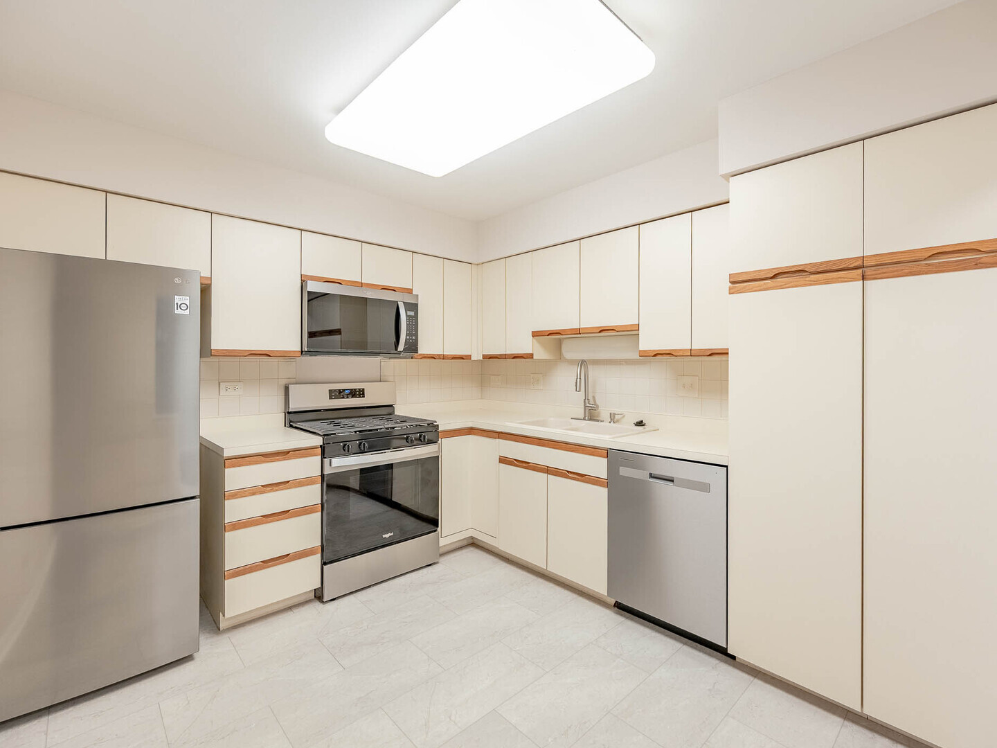 Property - Thumbnail 4