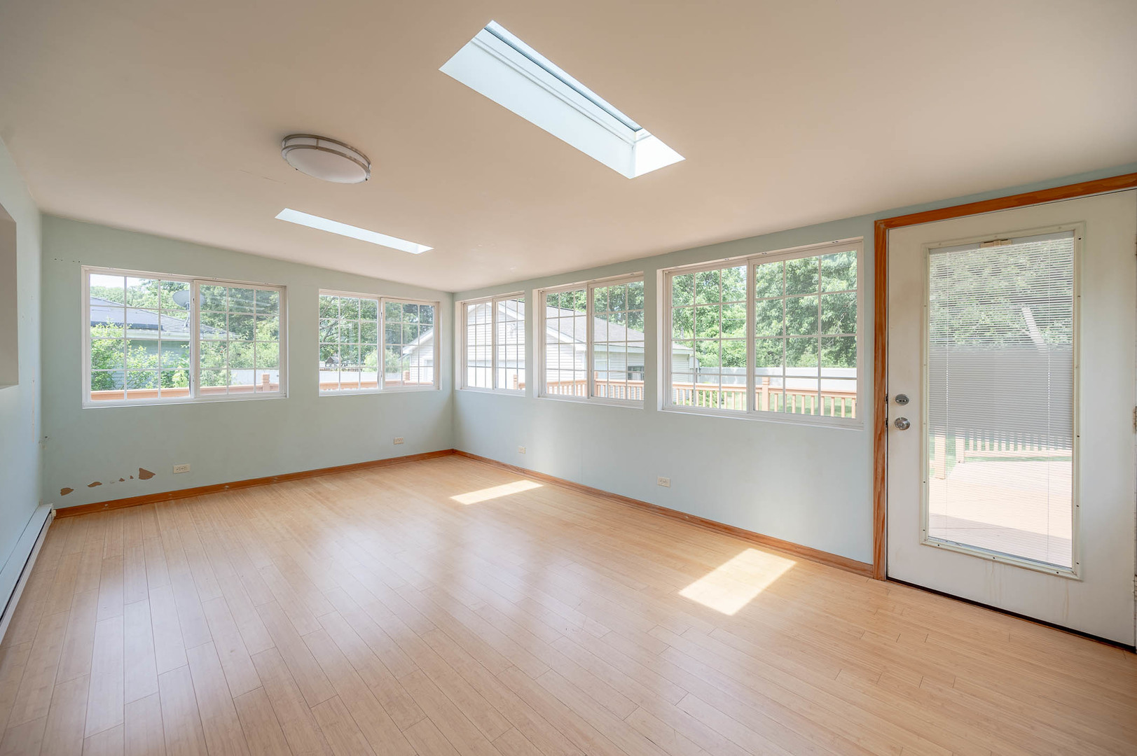 Property - Thumbnail 3