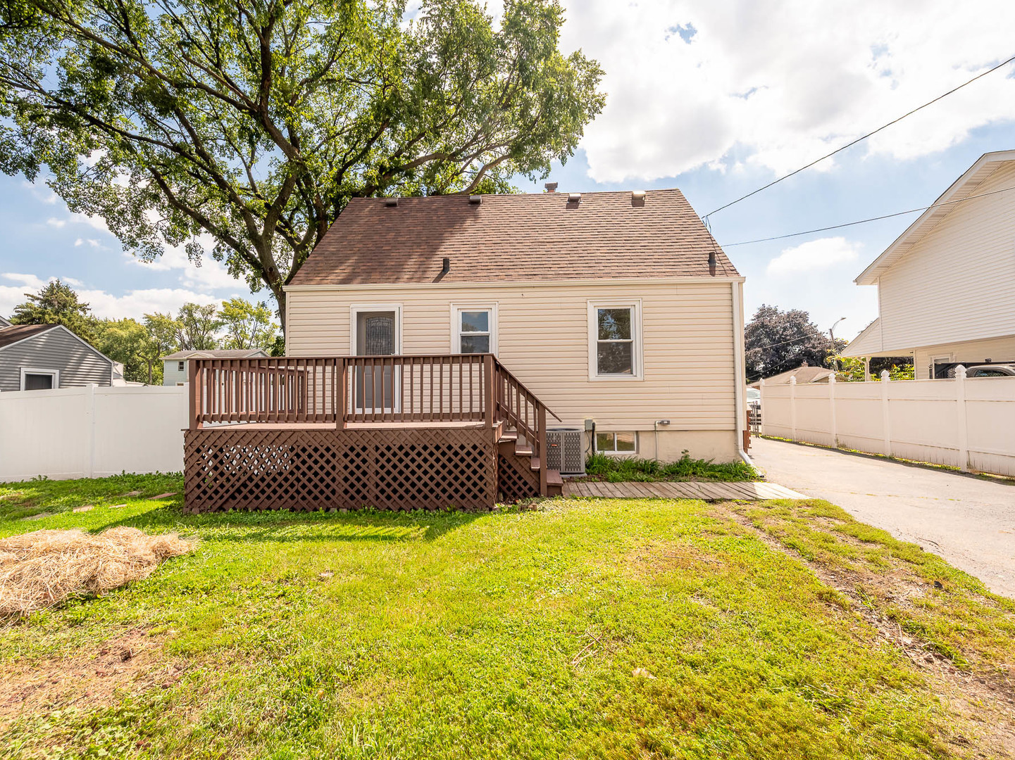 Property - Thumbnail 13