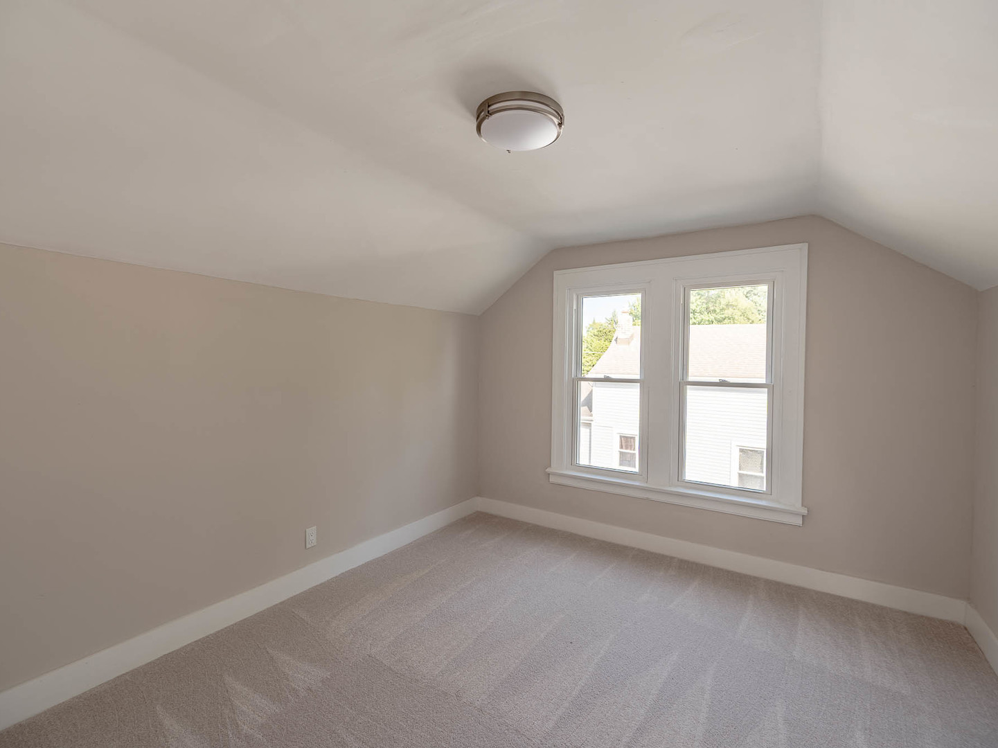 Property - Thumbnail 11