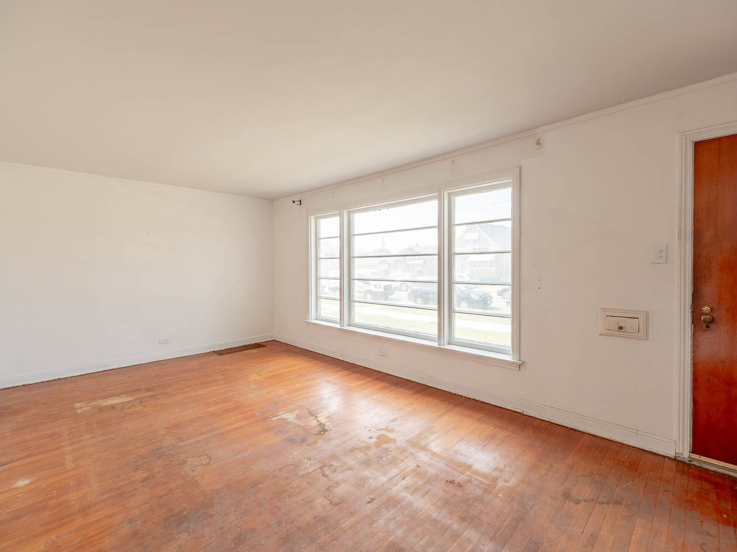 Property - Thumbnail 2