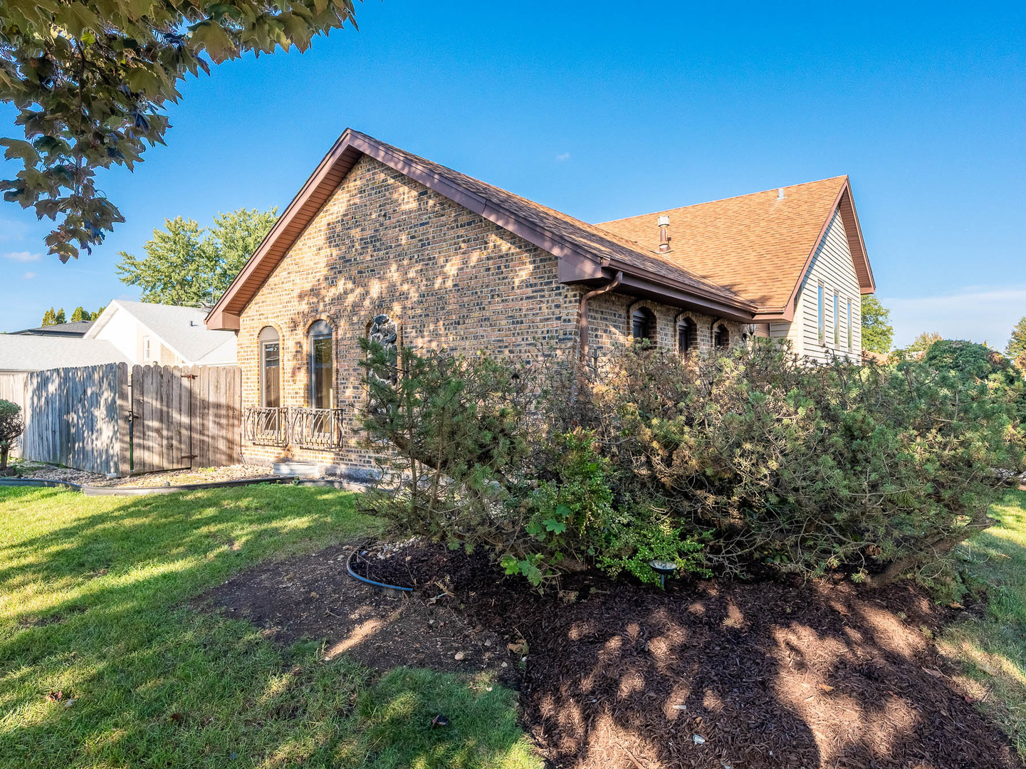 Property - Thumbnail 2