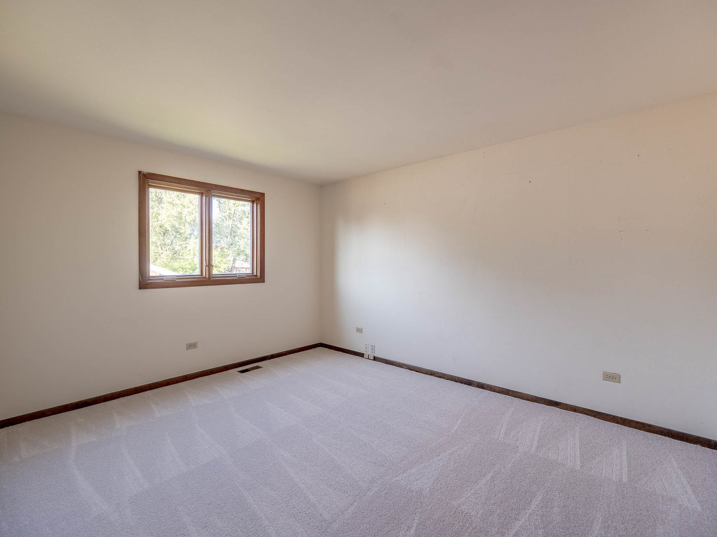 Property - Thumbnail 13