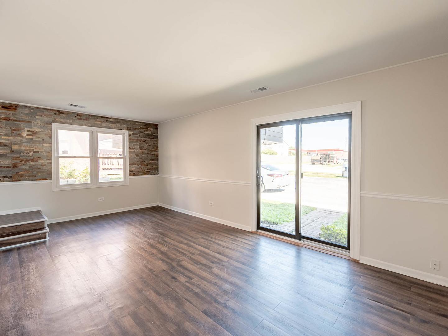 Property - Thumbnail 3