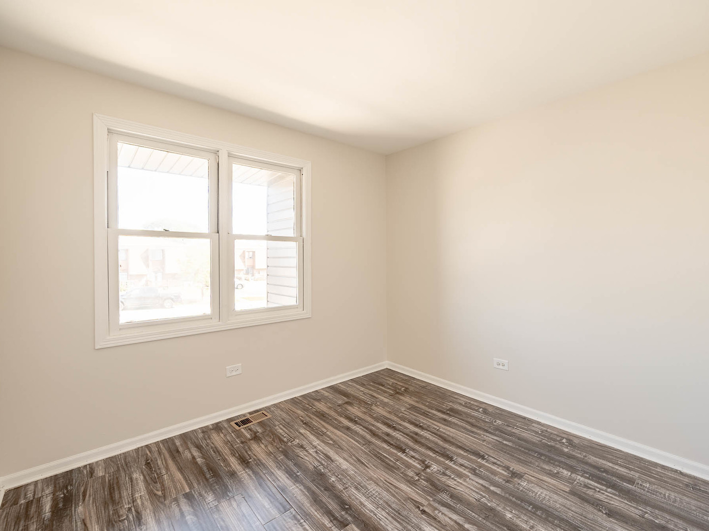 Property - Thumbnail 10