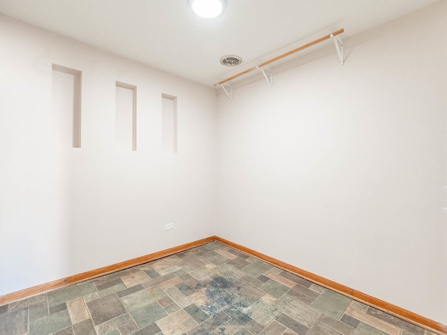 Property - Thumbnail 14