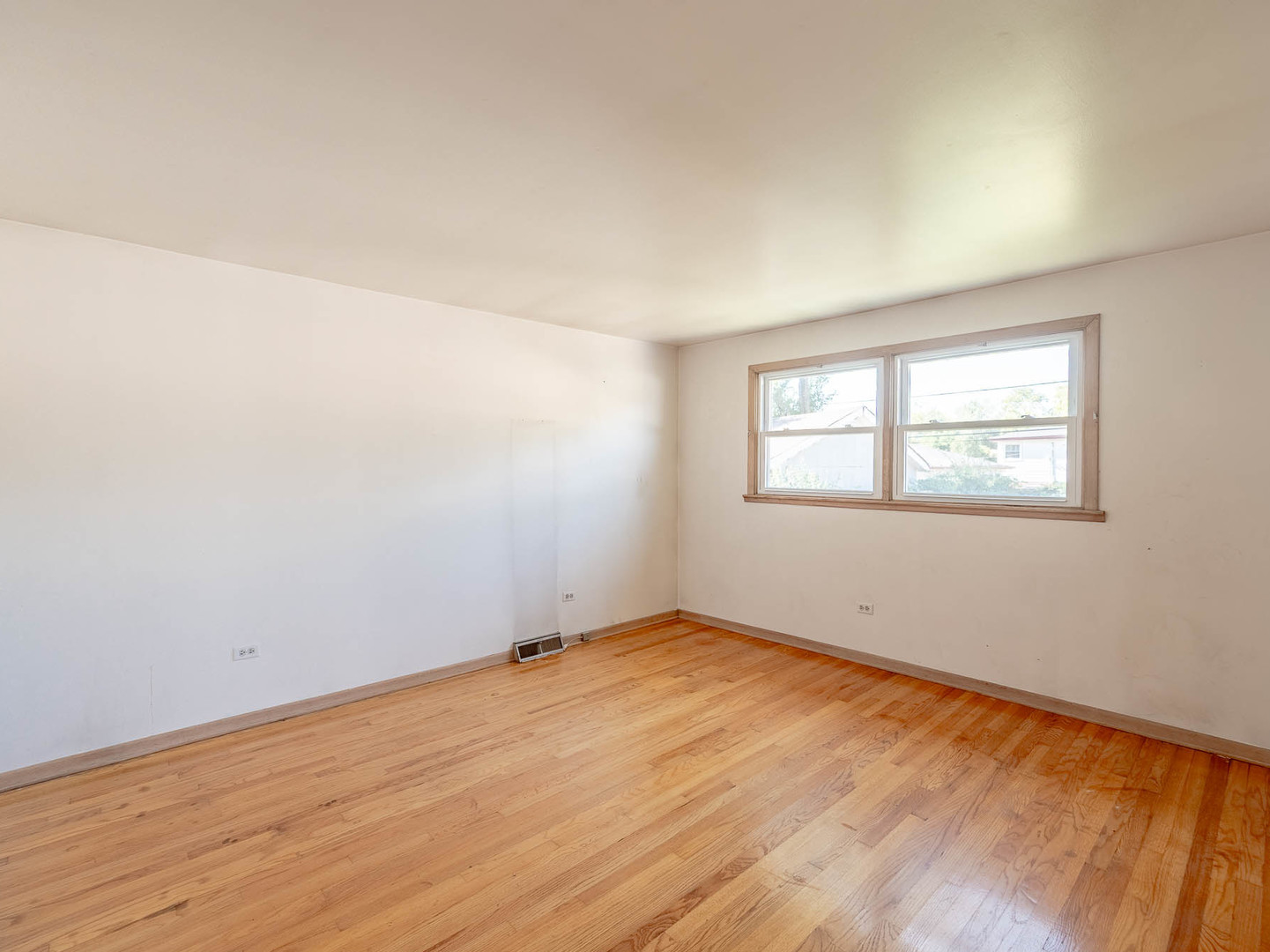 Property - Thumbnail 8