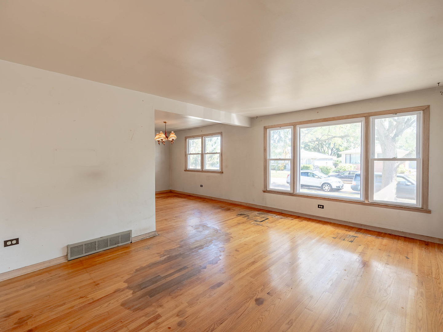 Property - Thumbnail 2