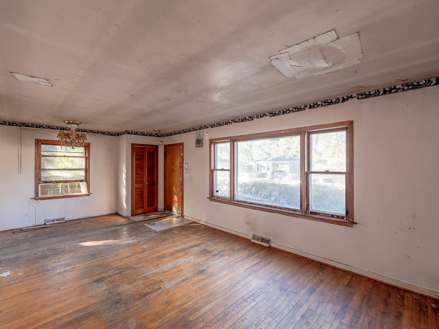 Property - Thumbnail 2