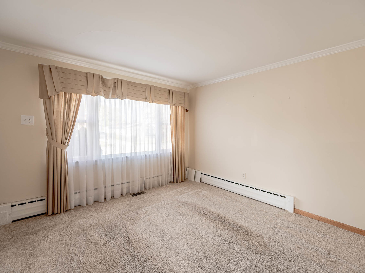 Property - Thumbnail 2