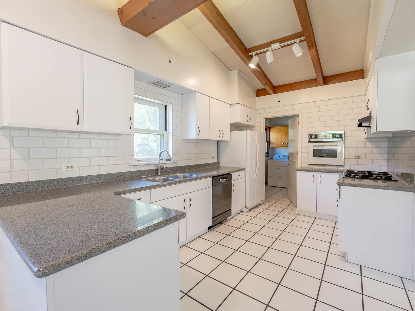 Property - Thumbnail 8