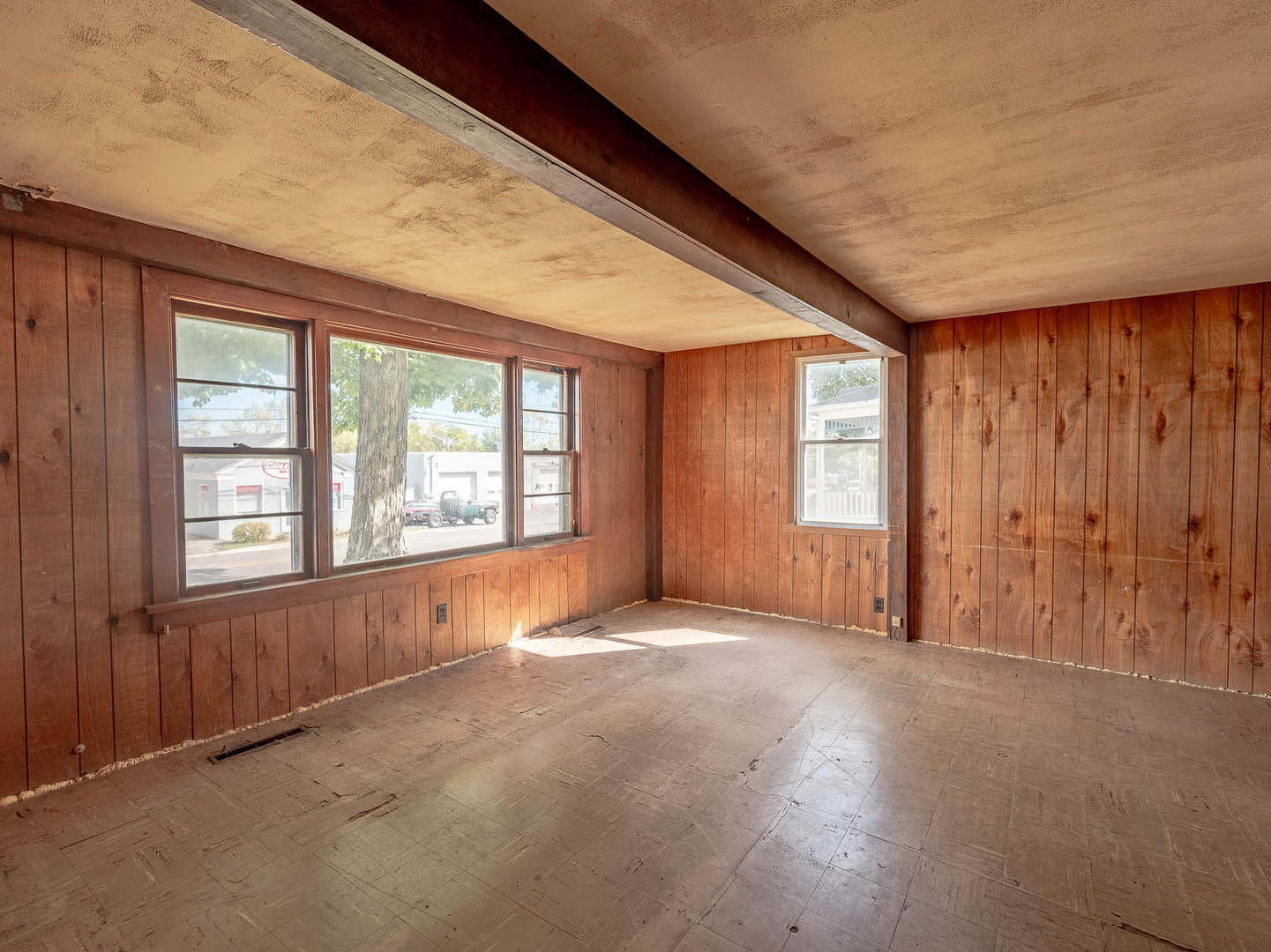 Property - Thumbnail 2