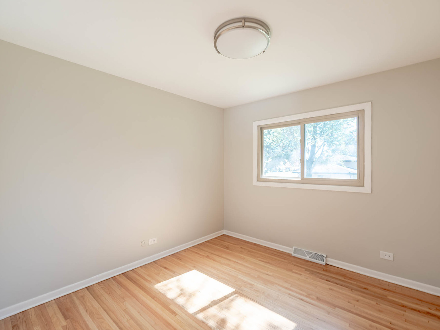 Property - Thumbnail 8