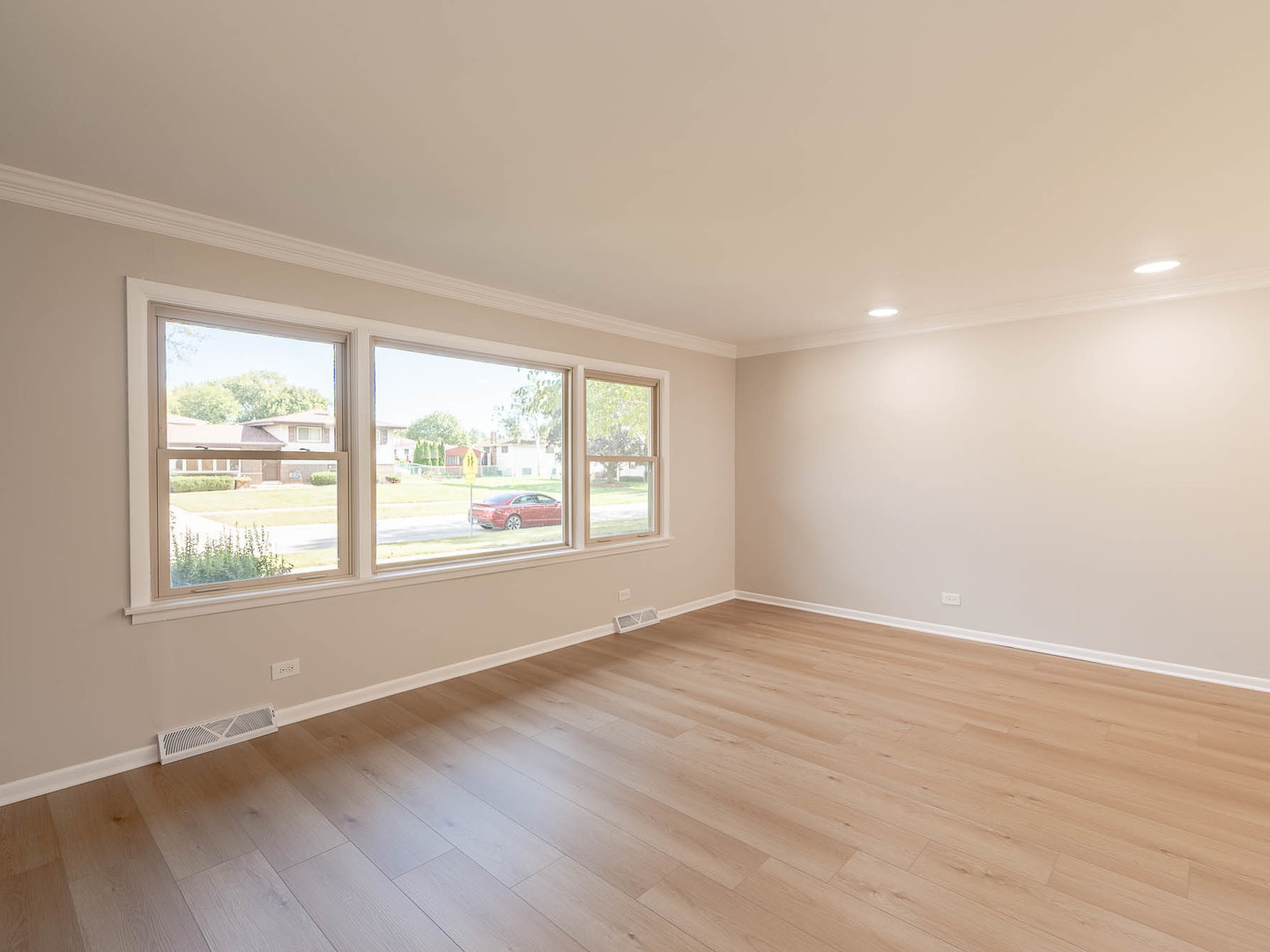 Property - Thumbnail 3