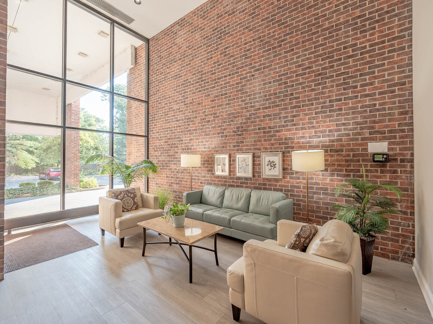 Property - Thumbnail 2