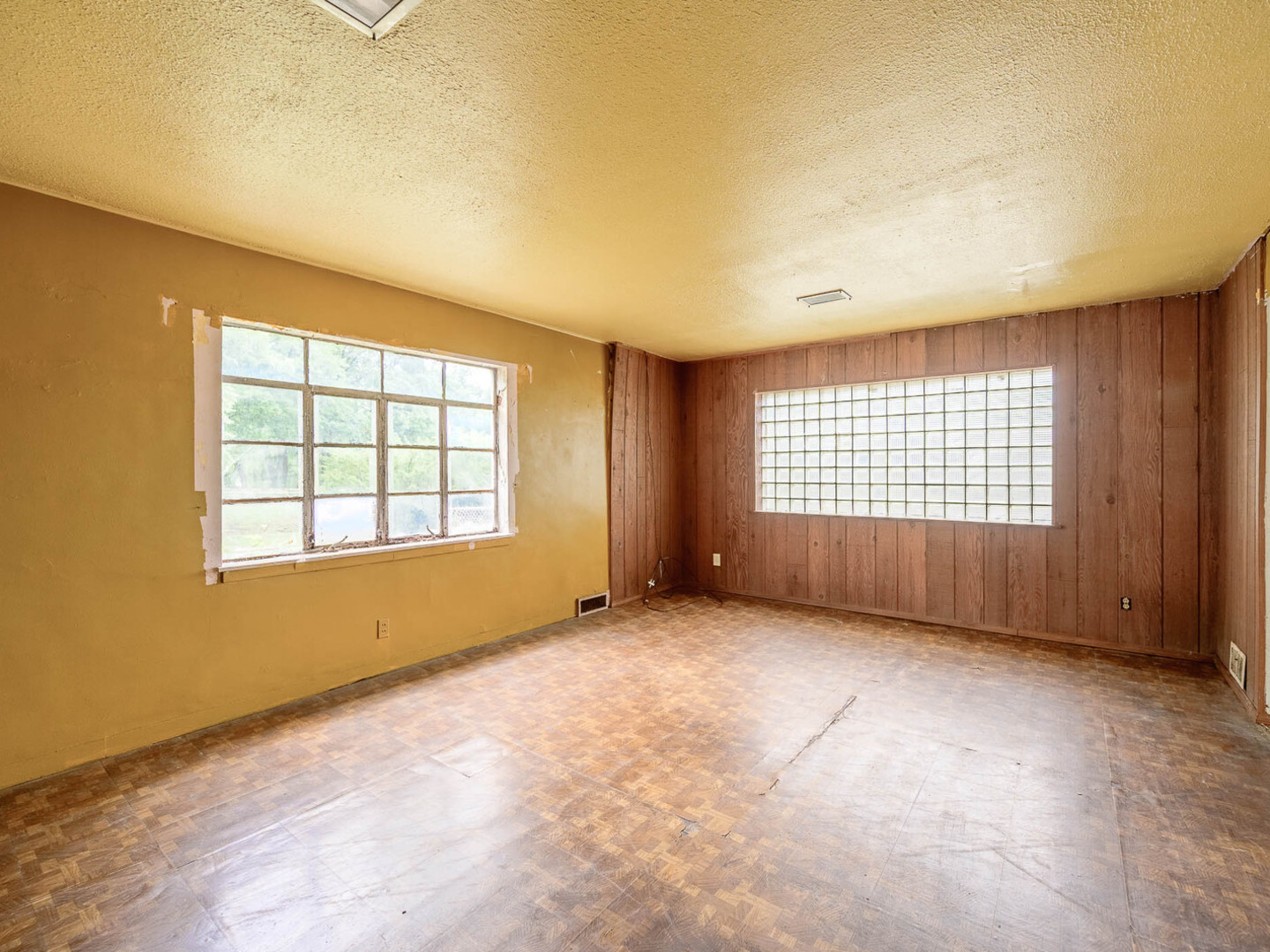 Property - Thumbnail 2