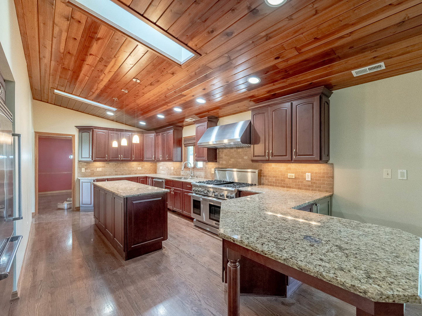 Property - Thumbnail 8