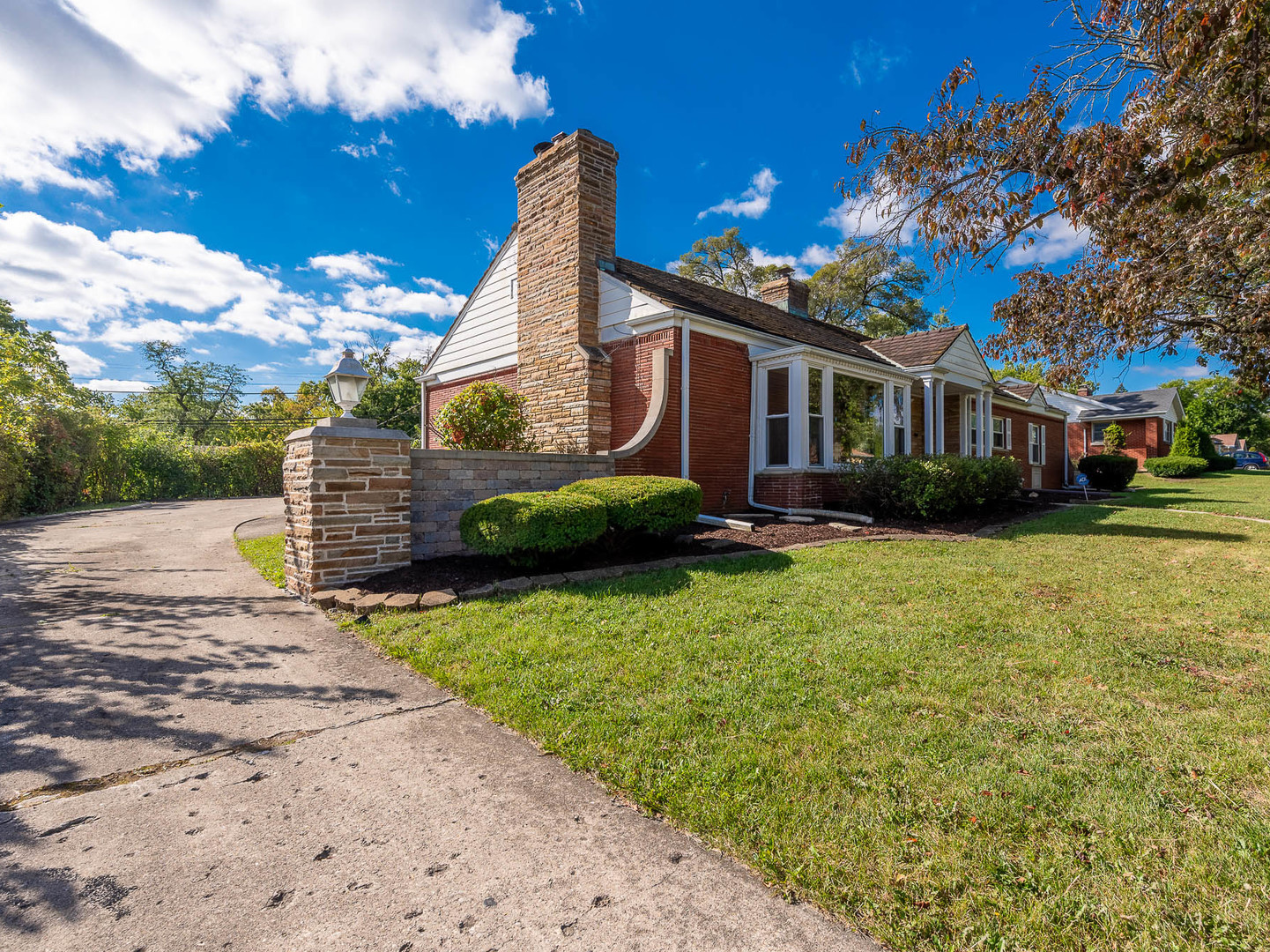 Property - Thumbnail 2